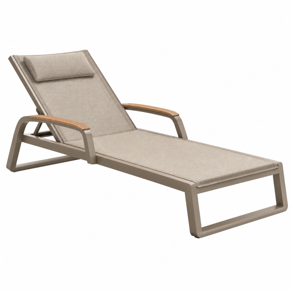 Gartenliege 198 x 68 x 88 cm Metall Textilbespannung Taupe mit Holzarmlehnen